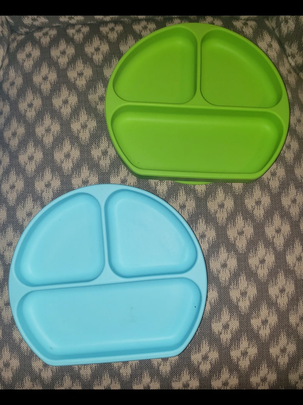 Silicone Divided Snack Plate Set- Blue & Green Weighted With Suction Bottoms